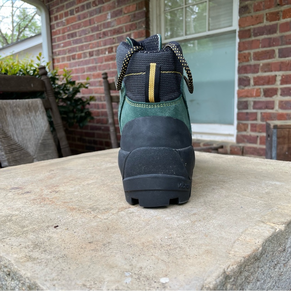 Men’s Lowa Green Suede Hiking Boots with Black Toe Caps - Picture 7 of 16